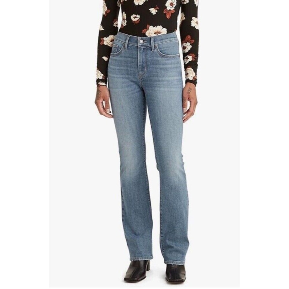 Women’s Levi’s  515 jeans , Size 8 long